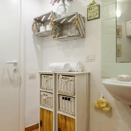 Casa Vezzosa Apartment *